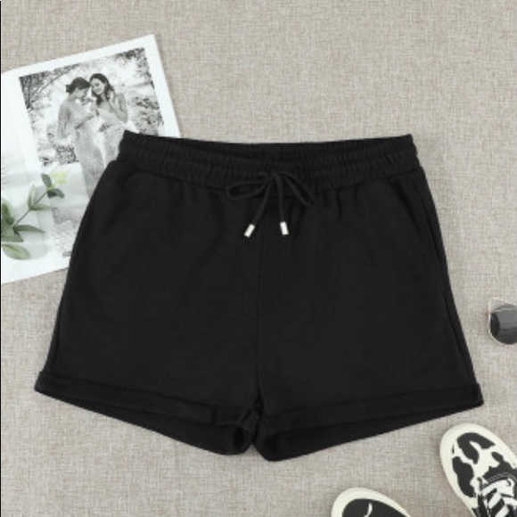 BLACK TIE WAIST SIDE POCKETS CUFFED LOUNGE SHORTS - Picture 4 of 6